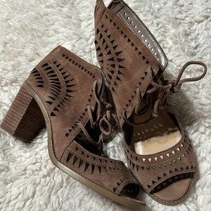Vince Camuto zip back lace up shootie sandal